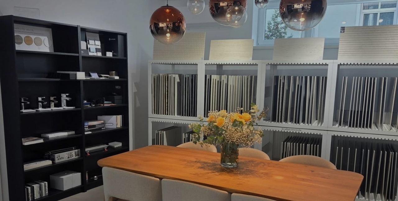 Zažite náš nový showroom. <br>  <span class="bílá tluste">Tešíme sa na vašu návštevu.</span>